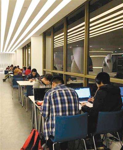 西安交大24小时自习室开放 “刷夜”学习成风尚