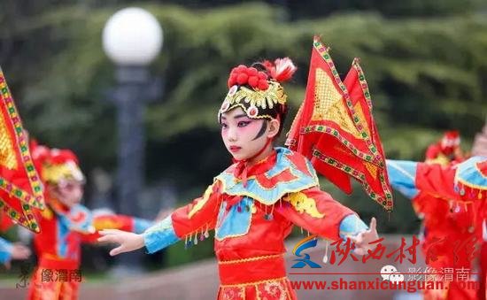 迎国庆 渭南开展“万条家训进万家”千名学生诵读经典活动