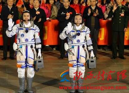 神舟十一号飞船航天员是谁 神舟十一号飞船航天员个人资料介绍
