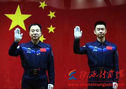 神舟十一号飞船航天员是谁 神舟十一号飞船航天员个人资料介绍