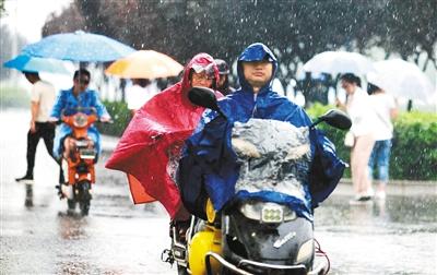 陕西今日持续暴雨天气 西安中到大雨局地暴雨